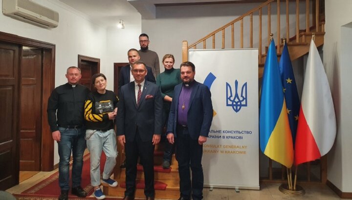 Представители ПЦУ нанесли визит в консульство Украины в Кракове. Фото: krakow.mfa.gov.ua
