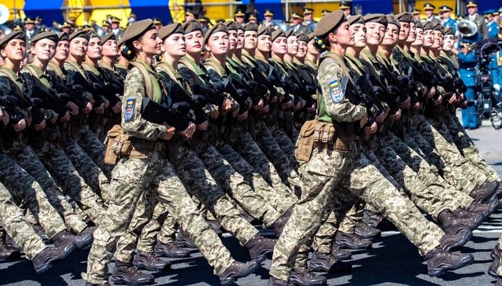 Работающих украинских женщин поставят на воинский учет. Фото: armyinform.com.ua