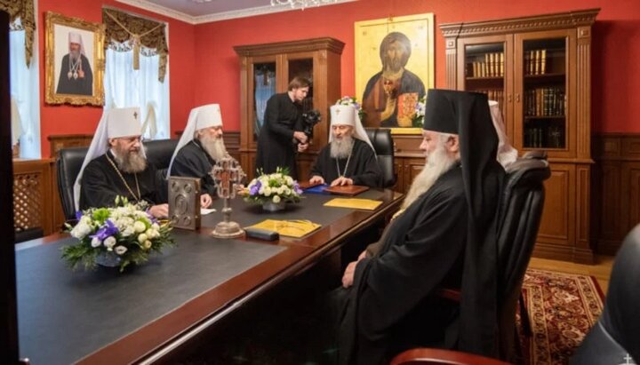 A meeting of the UOC Holy Synod. Photo: news.church.ua
