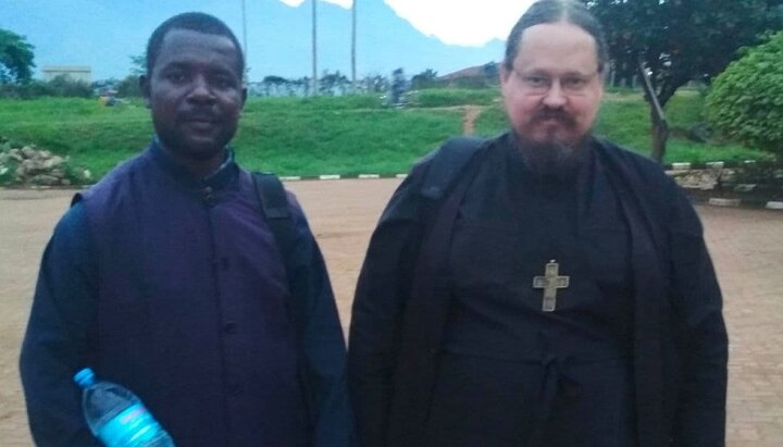 Πατήρ Αμβρόσιος και πατήρ Γεώργιος. Φωτογραφία: tg-channel ιερέα Γεώργιου Μαξίμοφ