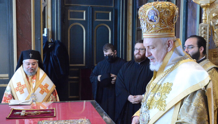 Митрополит Киприан (слева) и митрополит Эммануил (справа). Фото: fosfanariou.gr