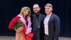 На концерте Ровенской епархии волонтер УПЦ сделал предложение своей девушке