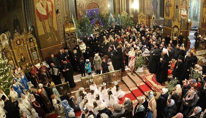 В епархиях УПЦ проходят рождественские гуляния. Фото: church.ua