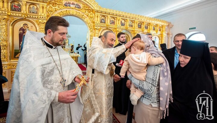 После освящения храма Блаженнейший Онуфрий возглавил литургию. Фото: news.church.ua