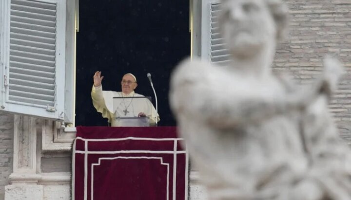 Папа Франциск звертається до віруючих 9 січня. Фото: AP Photo/Gregorio Borgia