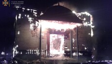 В Мукачевской епархии УПЦ сгорел деревянный Свято-Николаевский храм