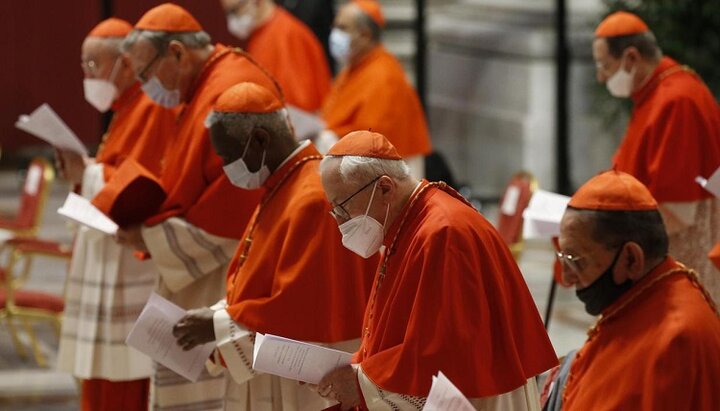 В Ватикане действует обязательный масочный режим. Фото: nachedeu.com