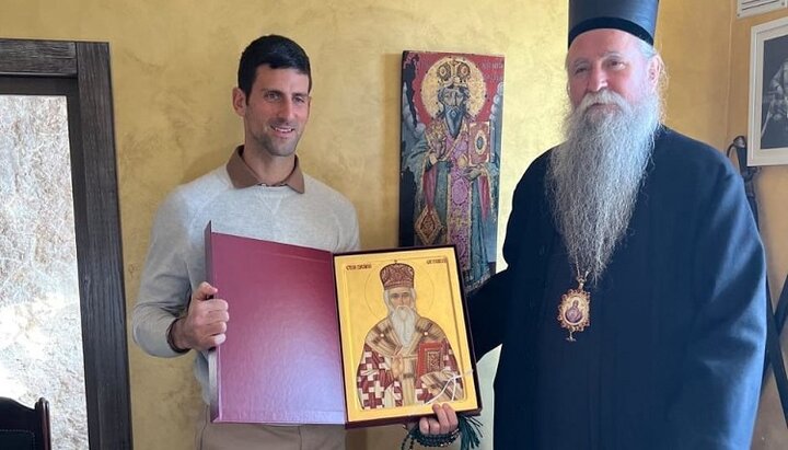 Novak Djokovici și Mitropolitul Ioanichie. Imagine: mitropolija.com