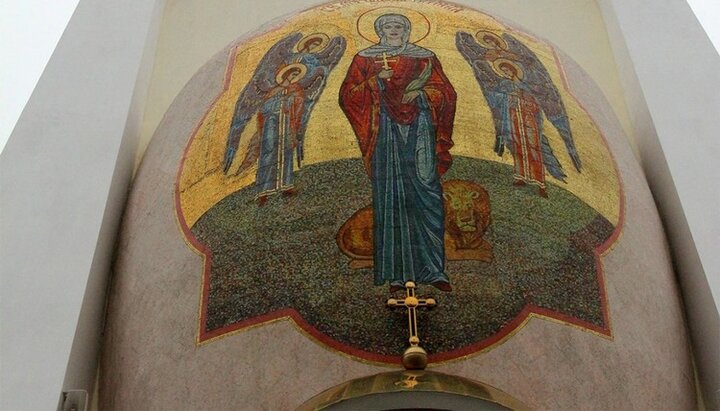 Мозаїка над входом у храм святої мучениці Татіани, Одеса. Фото: reporter.com.ua