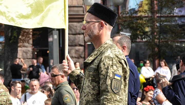 With arms and fury: Muslims join information campaign on “Russian invasion”