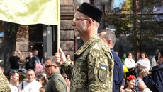 Με όπλα και οργή: Μουσουλμάνοι σε καμπάνια ενημέρωσης για «ρωσική εισβολή»