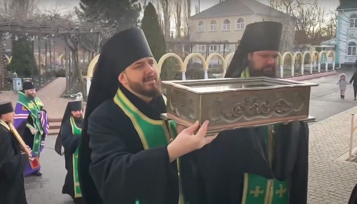 Встреча крестного хода в Одесском монастыре УПЦ. Фото: скриншот видео youtube-канала Одесская епархия