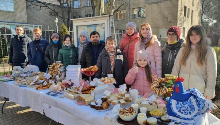 В храмах Одесской епархии прошли ярмарки в помощь онкобольным детям. Фото: korennaya.od.ua 