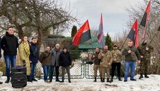 Διαδήλωση εθνικιστών στο Ποτσάεφ στο σπίτι ιερέα Ουκρ. Ορθόδοξης Εκκλησίας