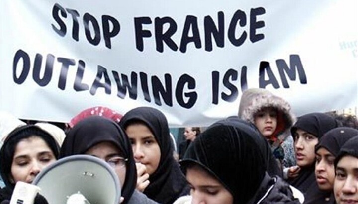 Во Франции грядет «реформа ислама». Фото: m.eramuslim.com