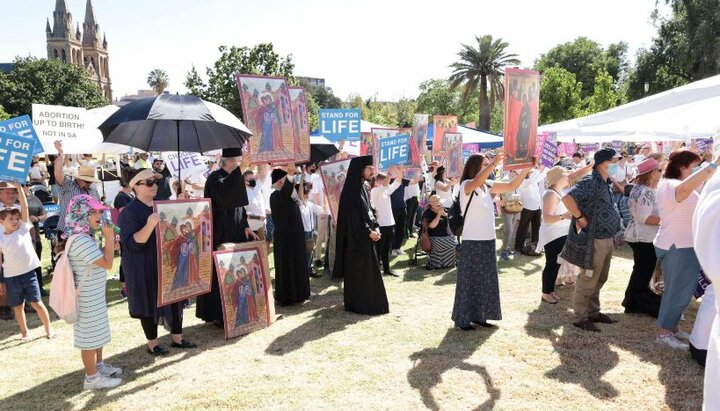 Православные христиане на протесте против абортов. Фото: orthodoxtimes.com
