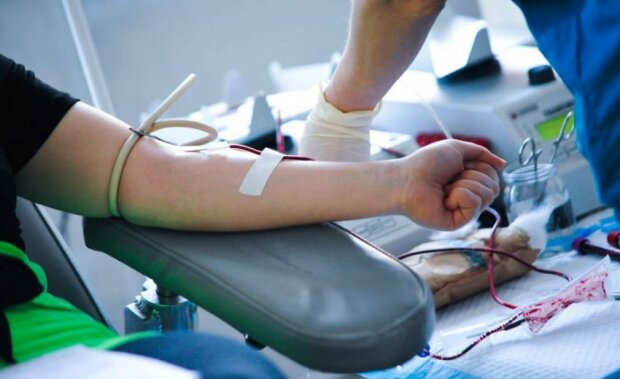 Запорізька єпархія закликала до здачі донорської крові для обласної лікарні