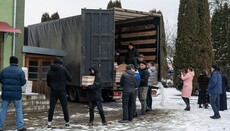 Румынская Церковь доставила грузовик с гумпомощью для беженцев в Сторожинце