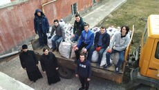 Волинська семінарія УПЦ передала військовослужбовцям 3 тонни продуктів