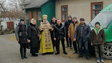Рівненська єпархія УПЦ зібрала 5 вантажівок допомоги українським військовим