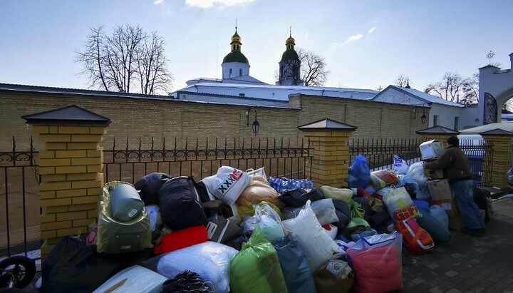 Гумпомощь из Лавры отправляют в районы гуманитарного кризиса. Фото: lavra.ua
