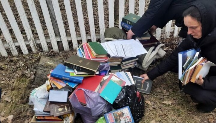 В селе Пеньковка Винницкой епархии сторонники ПЦУ захватили Свято-Николаевский храм УПЦ. Фото: Facebook-страница Світлана Недипіч