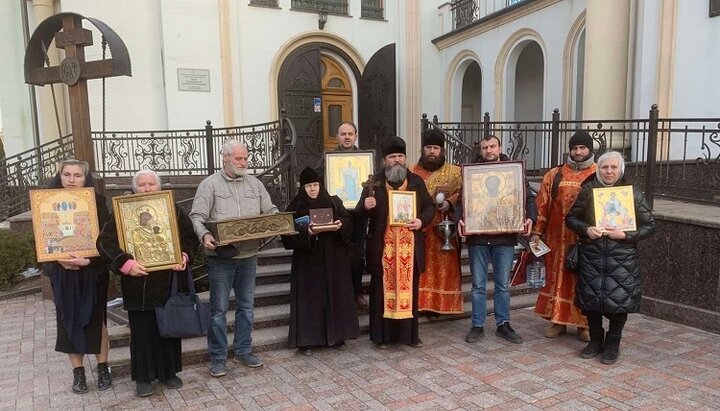 Участники крестного хода УПЦ в Кропивницком. Фото: facebook-страница Кировоградская епархия