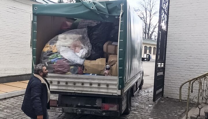 Киево-Печерская лавра отправляет гуманитарную помощь во все регионы Украины. Фото: news.church.ua