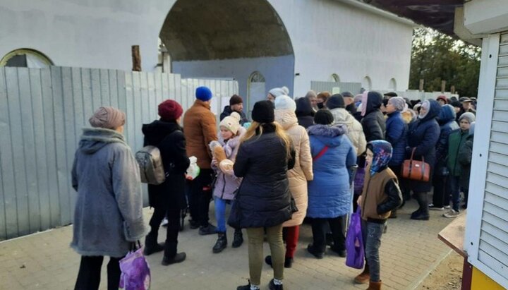 В городе Белгород-Днестровский в храме Иоанна Сочавского регулярно выдают продукты. Фото: Telegram-канал Одесской епархии