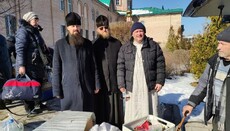 Ієрархи УПЦ евакуювали тяжкохворих біженців із Сєвєродонецька