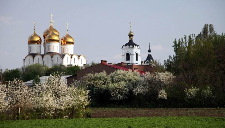 Від обстрілів постраждав Свято-Василівський храм на Донбасі