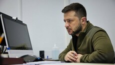 Зеленский призвал папу римского быть посредником в переговорах с РФ