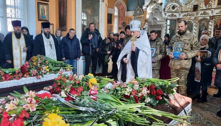 Отпевание воинов в Свято-Никольском храме УПЦ в Беляевке Одесской области. Фото: telegram-канал Одесская епархия