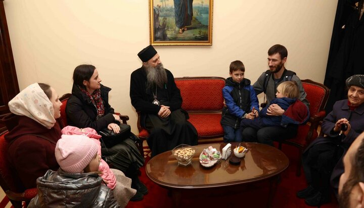 Патриарх Порфирий поддержал беженцев из Украины. Фото: пресс-служба СПЦ