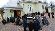 В шести епархиях УПЦ отпели украинских воинов
