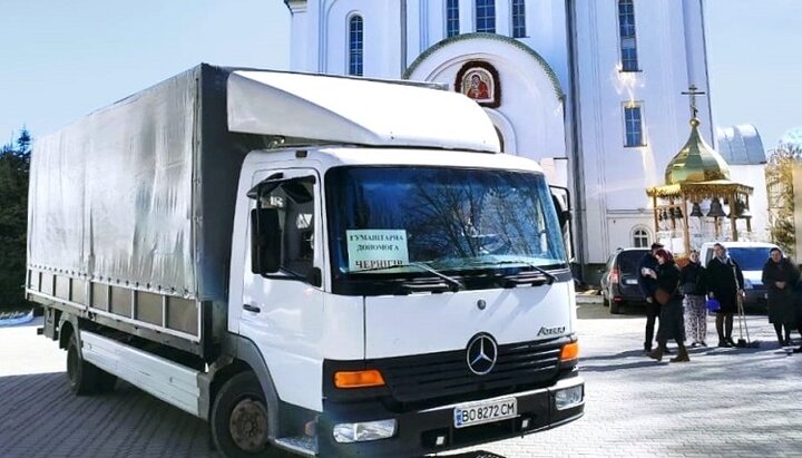 Гумпомощь от верующих УПЦ отправили в Чернигов. Фото: facebook-страница Тернопільська єпархія УПЦ