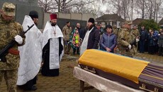 В Полтавской и Кировоградской епархиях УПЦ отпели воинов