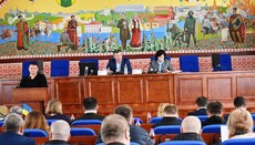Новоград-Волинська міськрада вимагає від священників УПЦ залишити усі храми