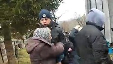 Черновицкая епархия: В Михальче полиция помогает рейдерам захватывать храм