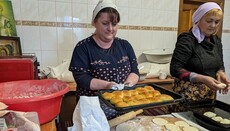 Община Могилев-Подольской епархии УПЦ испекла тысячу пирожков для военных