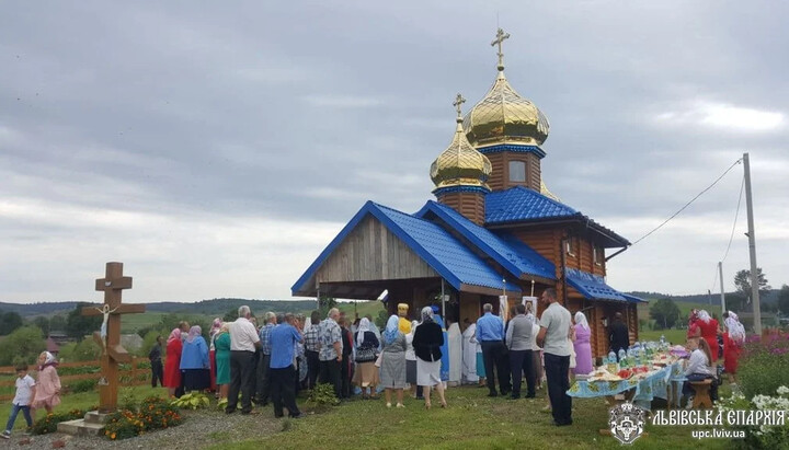 Во Львовской епархии рассказали, как раскольники атаковали храм в Яблоньке