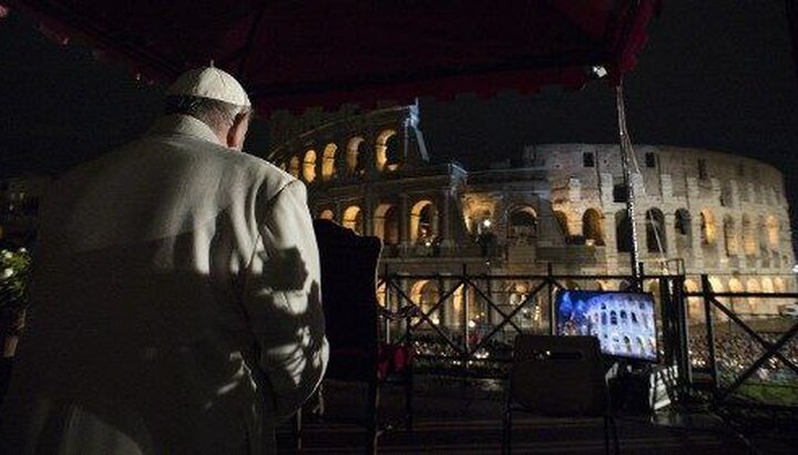 Папа римский во время богослужения в Страстную пятницу. Фото: пресс-служба Ватикана