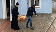 В Могилев-Подольской епархии помогли беженцам, возвращающимся в Бучу