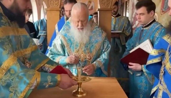 Митрпоолит Агафангел освятил храм. Фото: news.church.ua