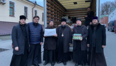 Київські духовні школи УПЦ отримали гумдопомогу від Румунської Церкви