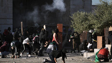 Riots break out on Temple Mount in Jerusalem