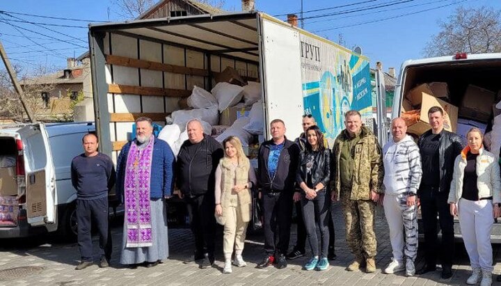 Отправка гумпомощи из Белгород-Днестровского. Фото: facebook-страница Одесская епархия