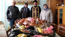 Верующие Мукачевской епархии УПЦ передали пасхальные корзины беженцам