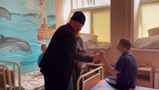 Клірики Одеської єпархії привітали з Великоднем пацієнтів дитячої лікарні