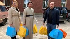 Клірик УПЦ з нардепами відвідав постраждалих від ракетного обстрілу в Одесі